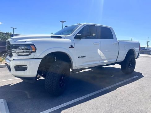 Used 2022 RAM 2500 Limited AWD/4WD image 2