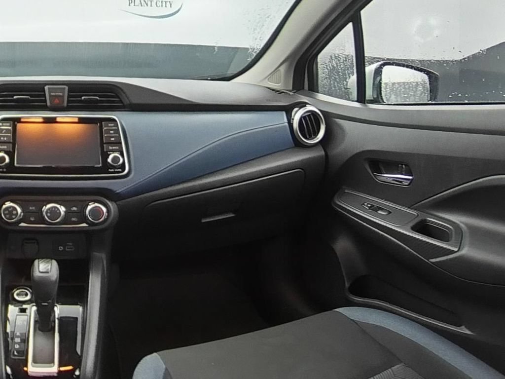 Used 2025 Nissan Versa SV FWD image 15