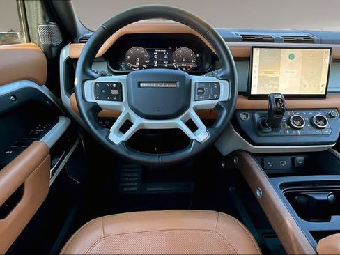 Used 2024 Land Rover Defender 110 SE AWD/4WD image 8