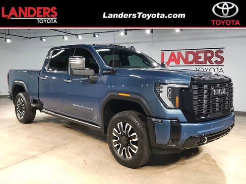 Used 2025 GMC Sierra 2500 Denali Ultimate AWD/4WD image 1