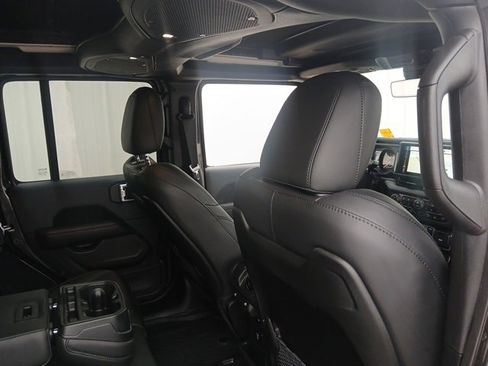 New 2026 Jeep Wrangler Unlimited Rubicon image 32