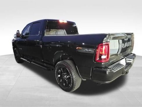 Used 2025 RAM 2500 Big Horn AWD/4WD image 3