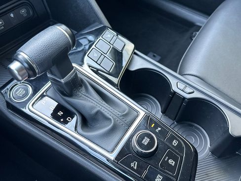 Used 2024 Kia Sportage EX image 19