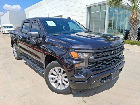 Used 2023 Chevrolet Silverado 1500 Custom image 1