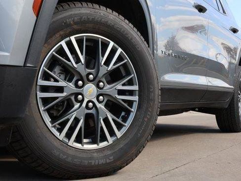 Used 2024 Chevrolet Traverse LT AWD/4WD image 6