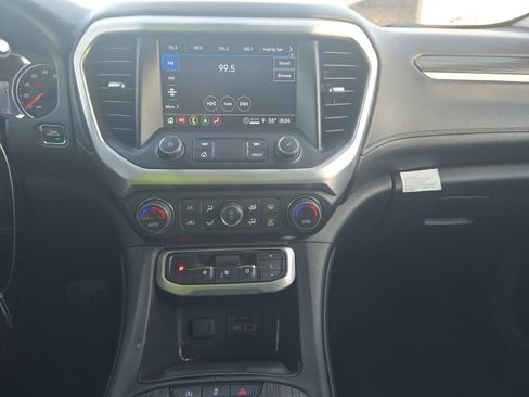 Used 2023 GMC Acadia SLT image 6