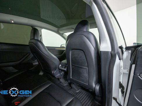 Used 2024 Tesla Model Y Performance AWD/4WD image 34