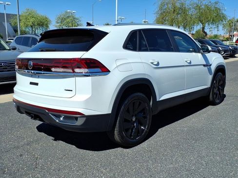 New 2026 Volkswagen Atlas Cross Sport SE image 5