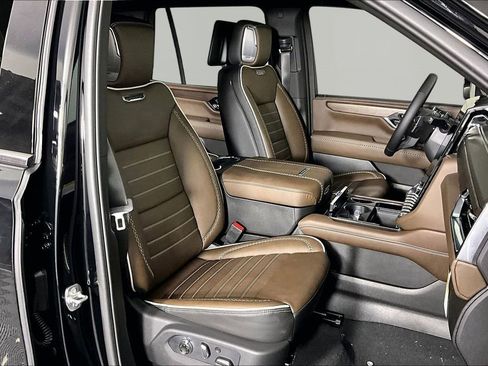 New 2026 GMC Yukon Denali Ultimate AWD/4WD image 12