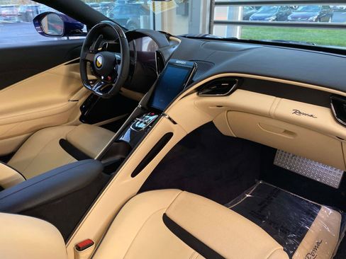 Used 2022 Ferrari Roma RWD image 5