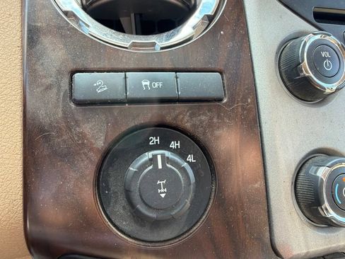 Used 2014 Ford F250 Lariat w/ Lariat Ultimate Package AWD/4WD image 24