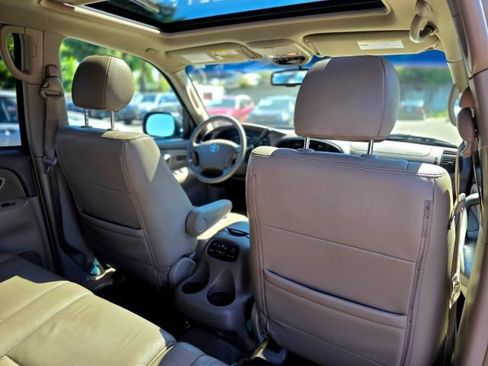Used 2007 Toyota Sequoia SR5 AWD/4WD image 49
