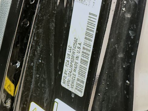 Used 2021 Jeep Wrangler Sahara image 12