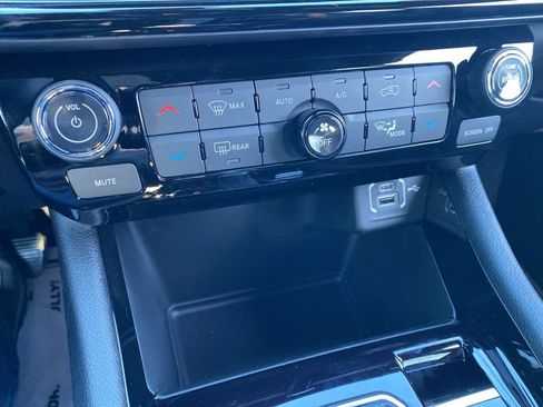 New 2026 Jeep Compass Latitude image 41