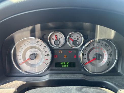 Used 2010 Ford Edge Limited FWD image 9