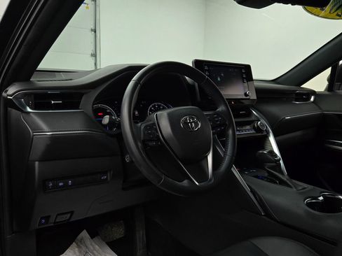 Used 2021 Toyota Venza XLE image 21