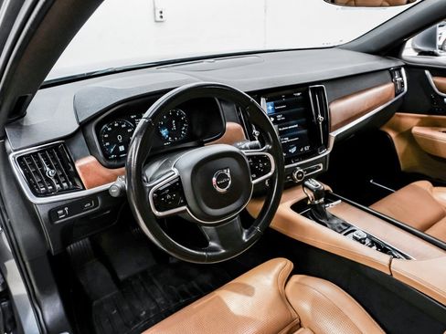 Used 2017 Volvo S90 T6 Inscription w/ Vision Package image 3