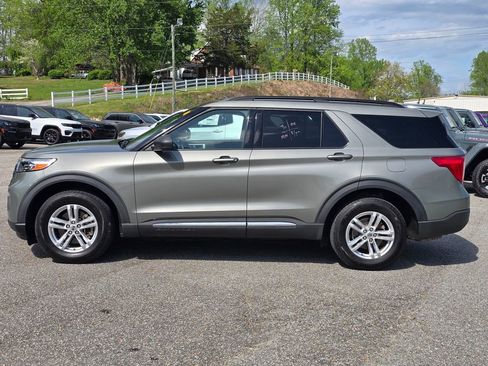 Used 2020 Ford Explorer XLT w/ Equipment Group 202A image 12