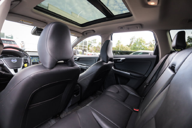 Used 2015 Volvo XC60 T5 AWD/4WD image 58