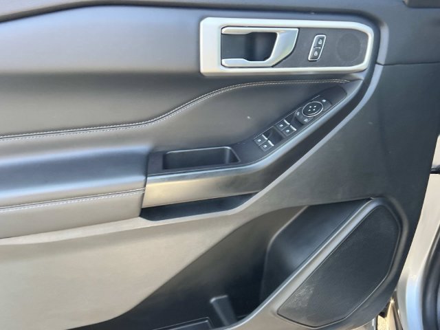 Certified 2020 Ford Explorer XLT w/ Equipment Group 202A AWD/4WD image 17