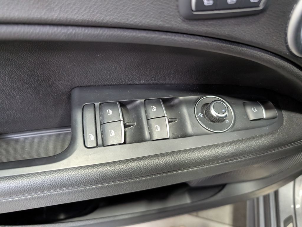 Used 2023 Alfa Romeo Stelvio Ti AWD/4WD image 14