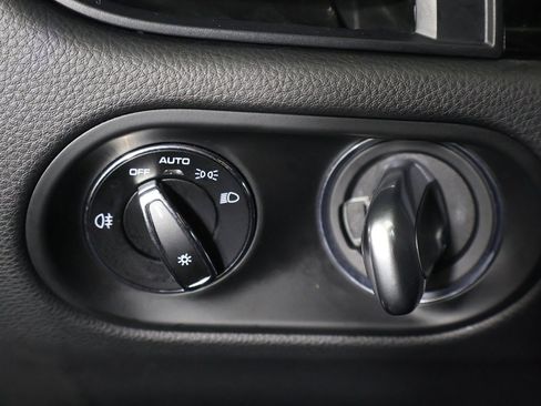 Used 2022 Porsche Macan image 45