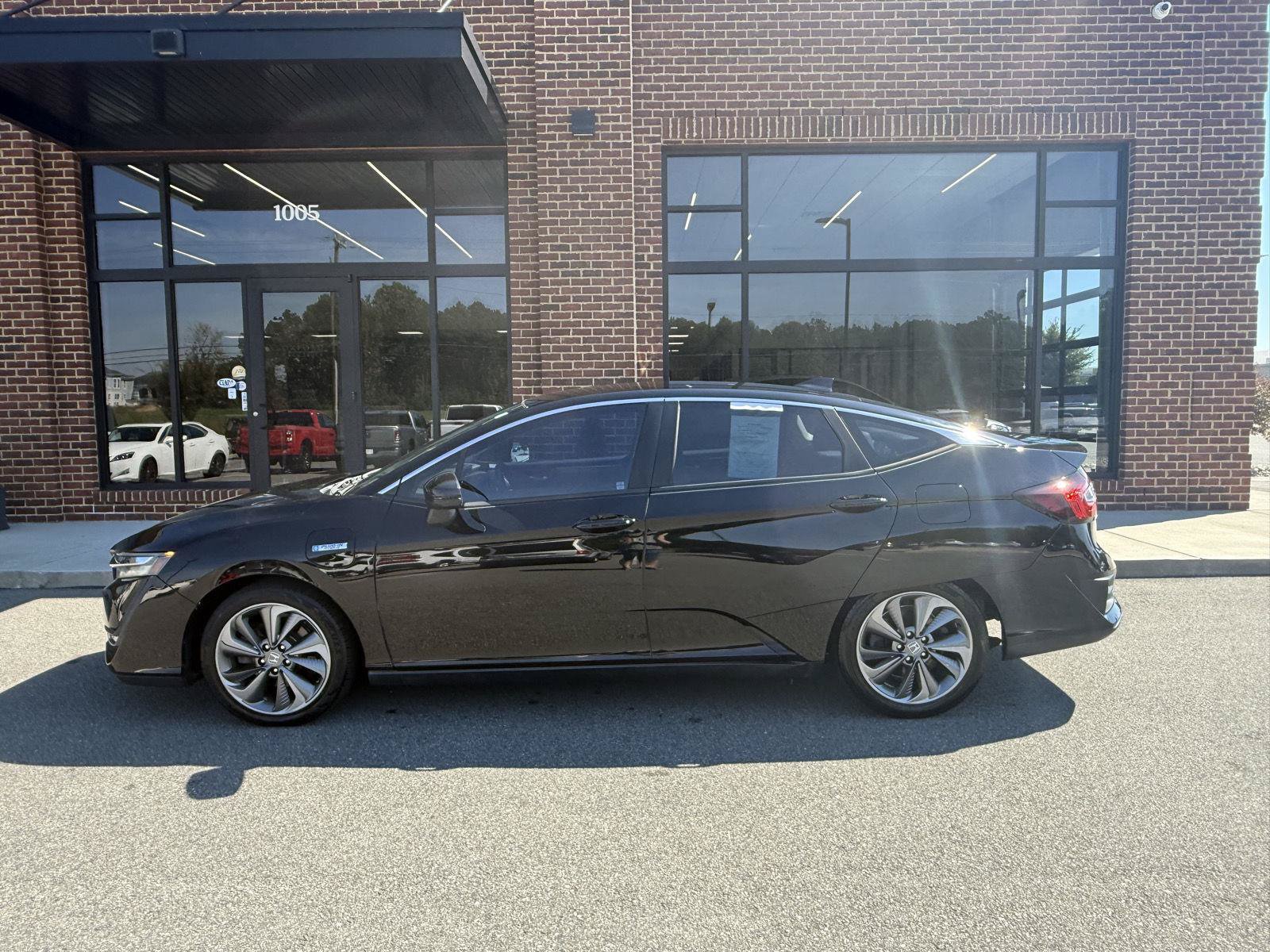 Used 2018 Honda Clarity Plug-In Hybrid image 3