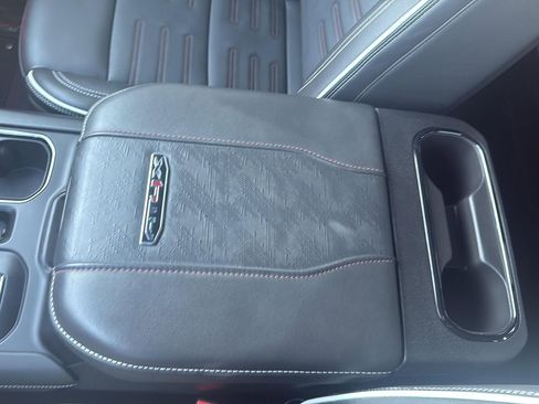 Used 2024 GMC Sierra 2500 AT4X image 28