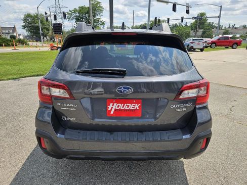 Used 2018 Subaru Outback 3.6R Limited AWD/4WD image 7