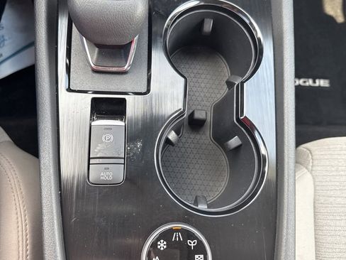 Certified 2023 Nissan Rogue SV image 15