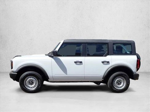 New 2026 Ford Bronco 4-Door AWD/4WD image 2