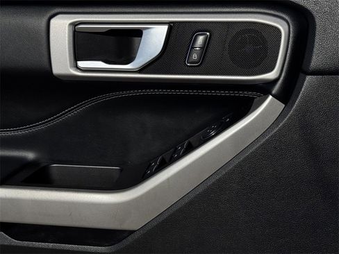 Used 2022 Ford Explorer XLT w/ Equipment Group 202A image 23