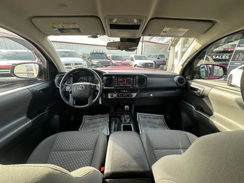 Used 2022 Toyota Tacoma SR AWD/4WD image 12