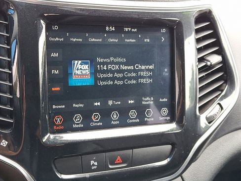 Used 2020 Jeep Cherokee Limited image 17