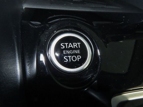 New 2025 Nissan Versa SR w/ Trunk Package FWD image 17