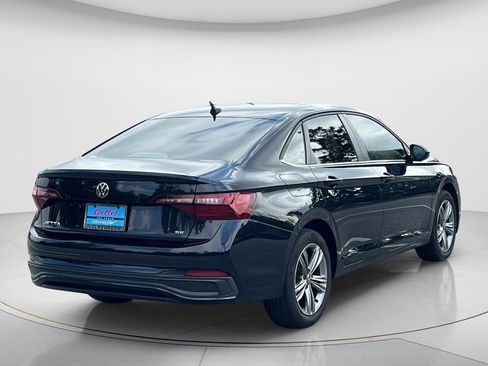 Used 2023 Volkswagen Jetta SE w/ Panoramic Sunroof Package FWD image 15