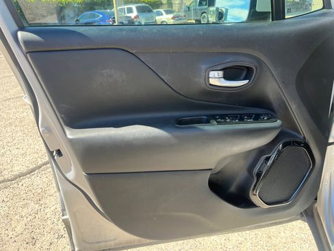 Used 2020 Jeep Renegade Altitude image 13