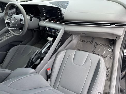 Used 2022 Hyundai Elantra SEL w/ Cargo Package image 38
