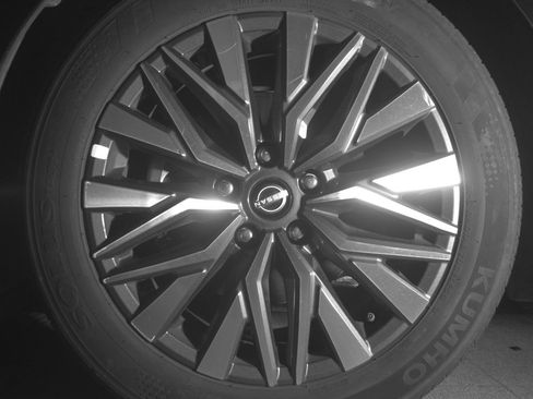 Used 2025 Nissan Altima 2.5 SV image 12