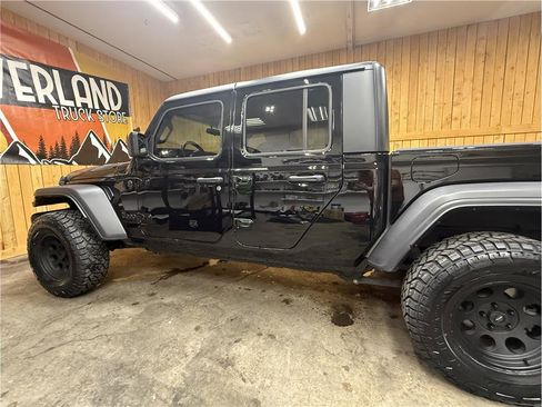Used 2024 Jeep Gladiator Sport image 26