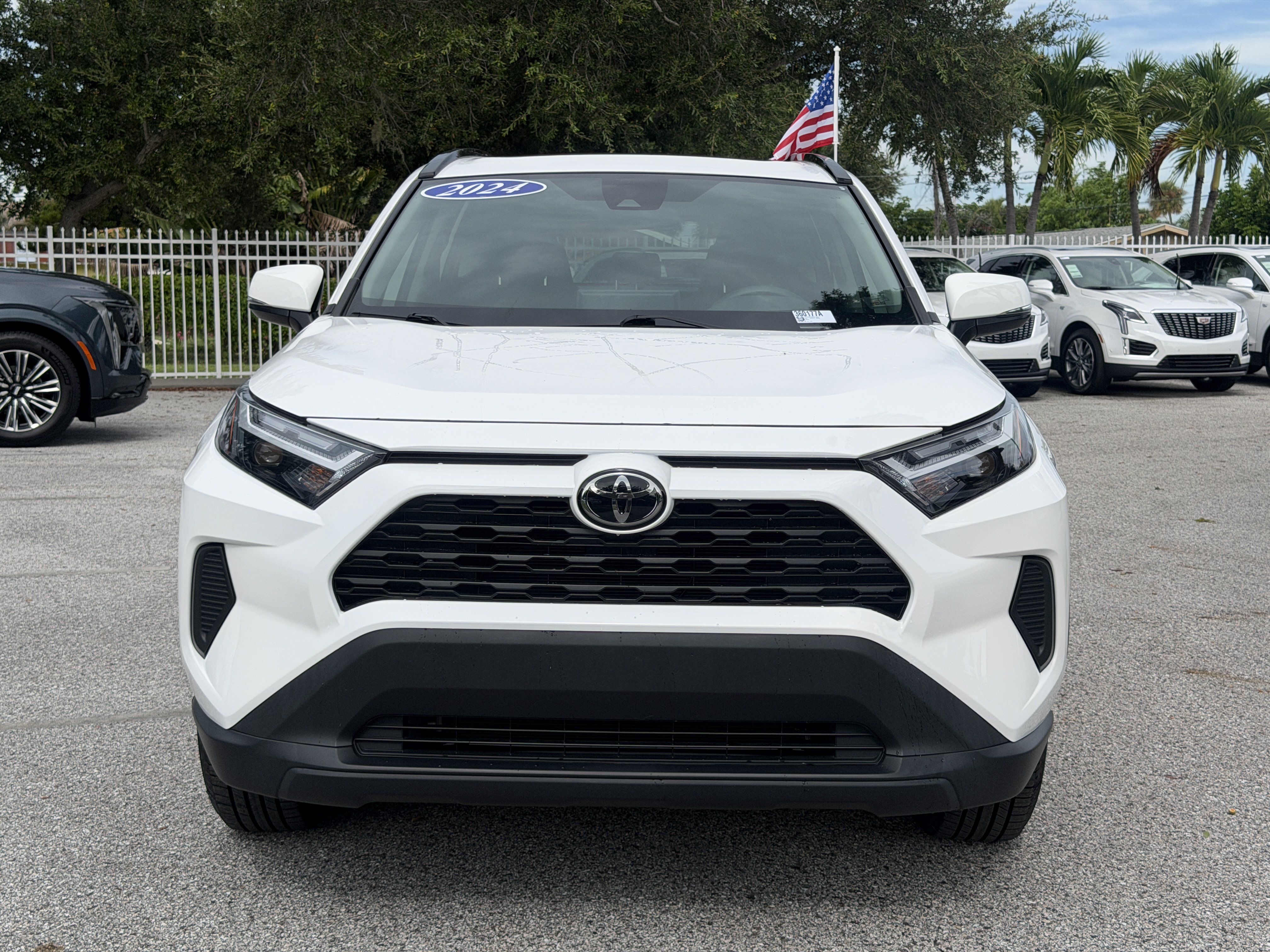 Used 2024 Toyota RAV4 XLE w/ Convenience Package FWD image 2