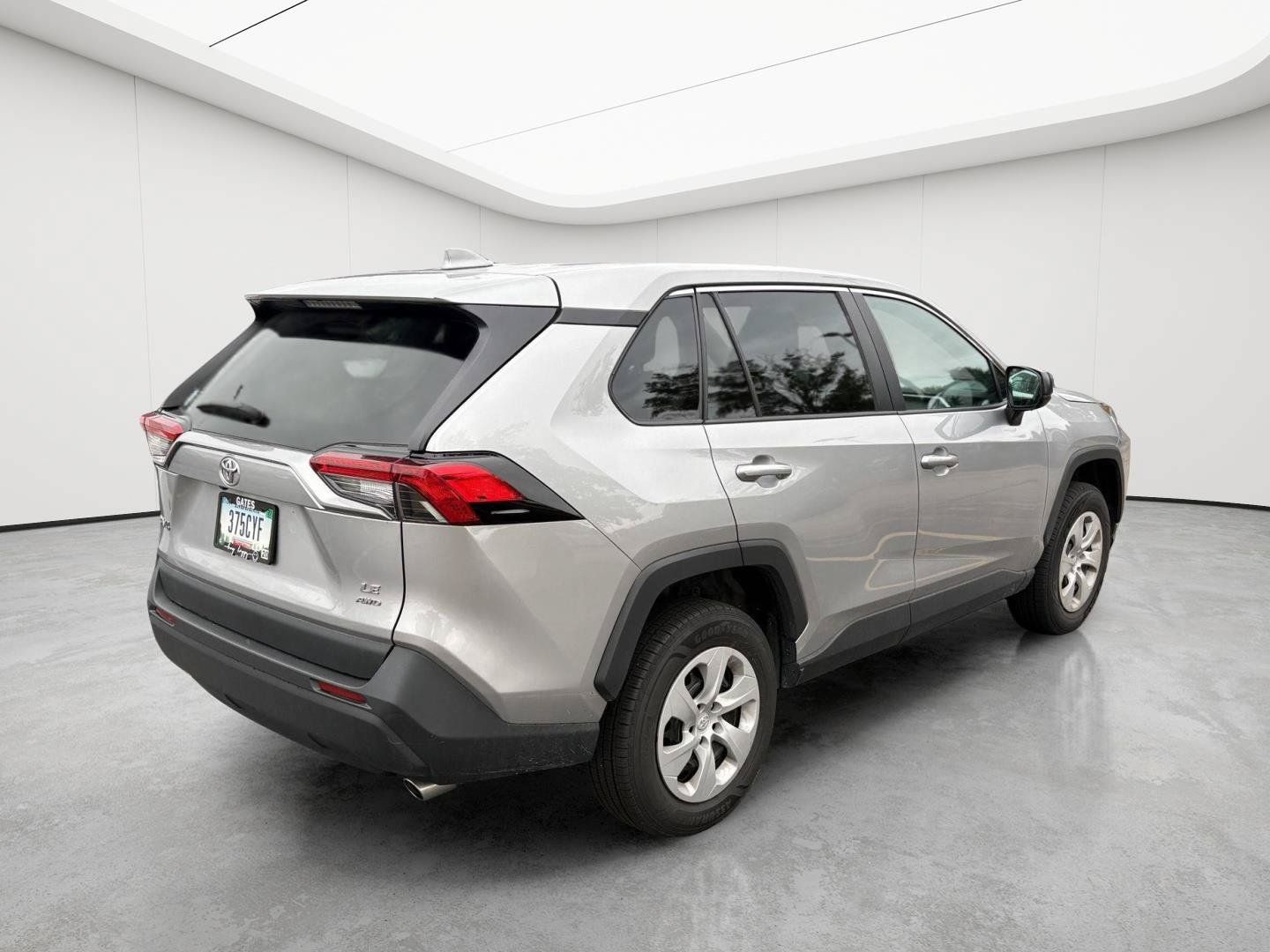 Used 2023 Toyota RAV4 LE AWD/4WD image 6