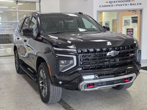 Used 2025 Chevrolet Tahoe Z71 w/ Z71 Off-Road Package AWD/4WD image 3