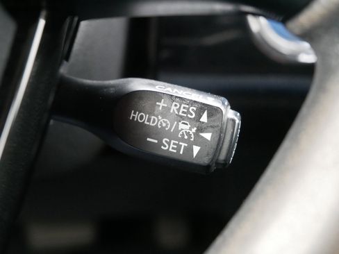 Used 2021 Toyota Prius LE FWD image 32