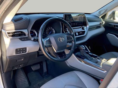 Used 2020 Toyota Highlander Platinum AWD/4WD image 43
