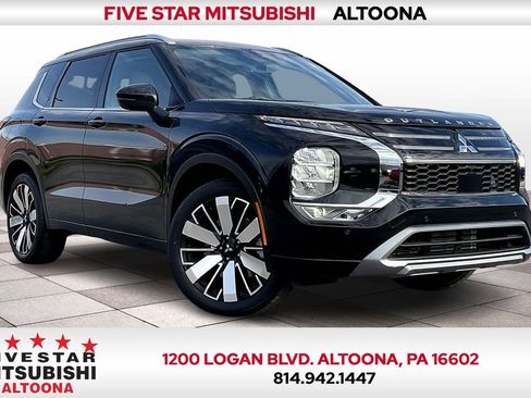 Used 2025 Mitsubishi Outlander SEL image 1