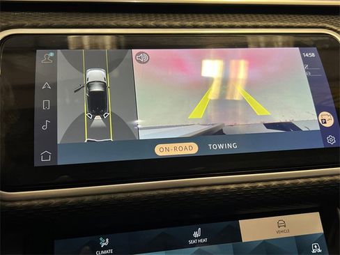 Used 2023 Land Rover Range Rover Velar R-Dynamic S image 26