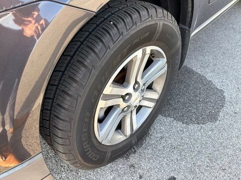 Used 2015 Chevrolet Traverse LT FWD image 11