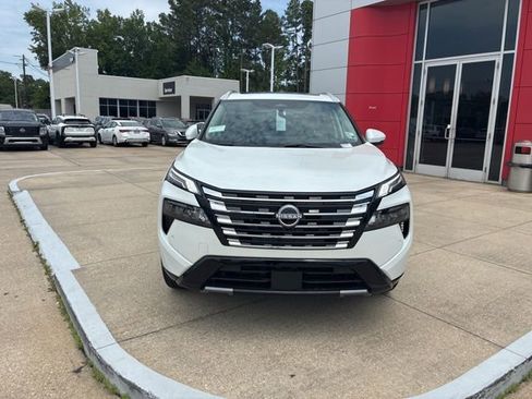 New 2026 Nissan Rogue Platinum w/ Platinum Premium Package AWD/4WD image 2