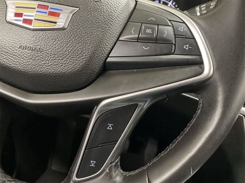 Used 2017 Cadillac XT5 Luxury image 23